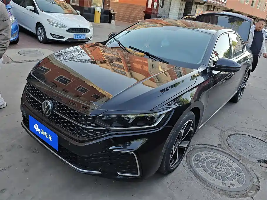Volkswagen Passat 2023