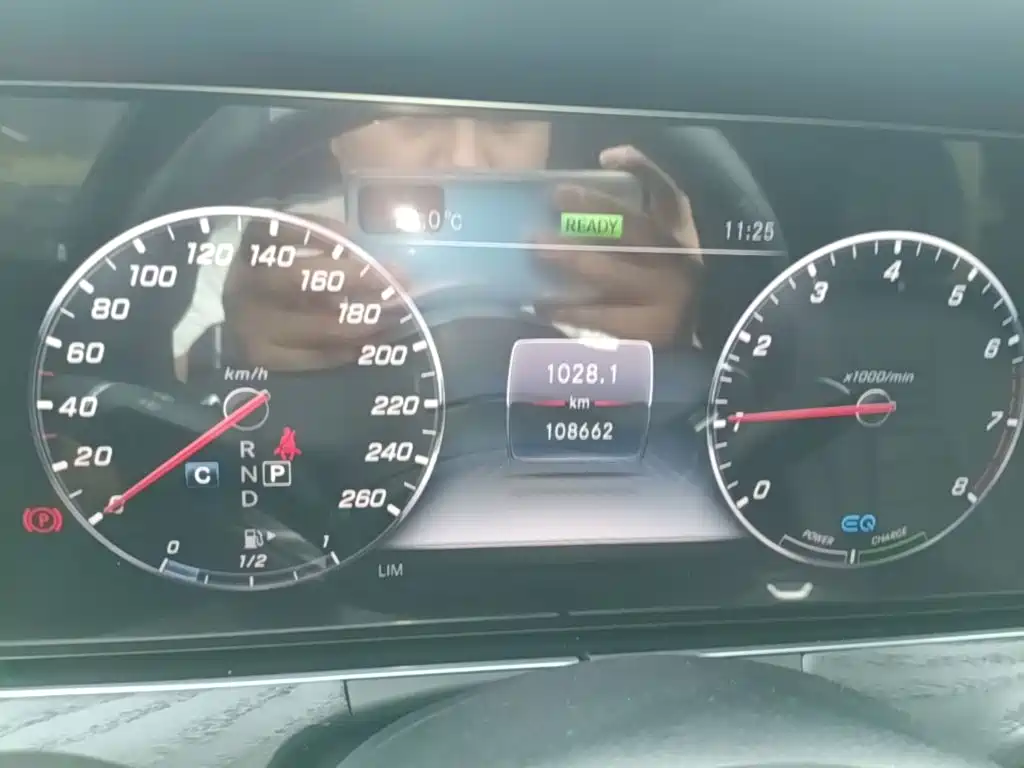 Mercedes-Benz E-Class — миниатюра 12