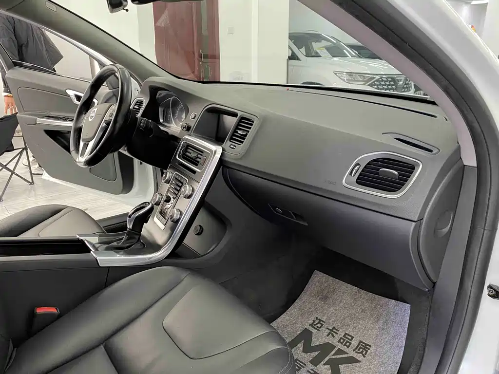 Volvo V60 — миниатюра 8