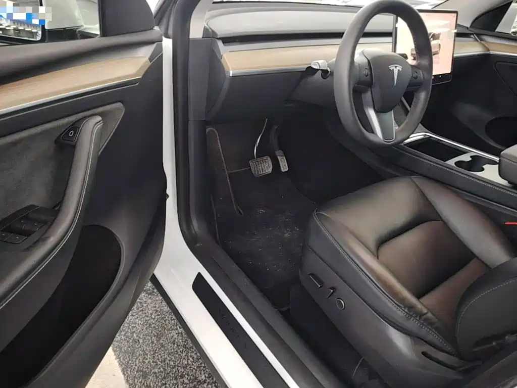 Tesla Model Y — фотографии объявления, Фото 16