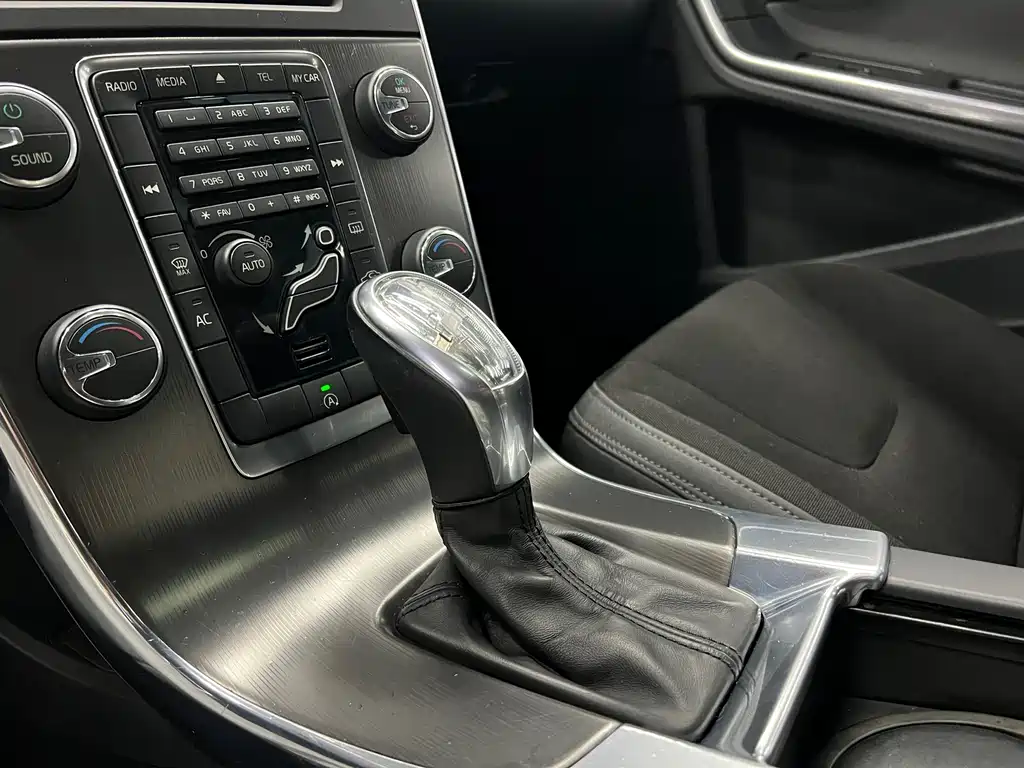 Volvo S60 (Import) — миниатюра 13