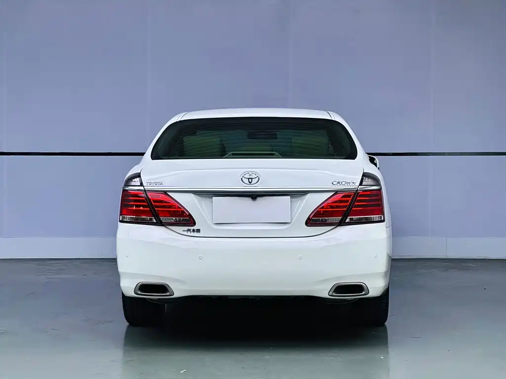 Toyota Crown — миниатюра 5
