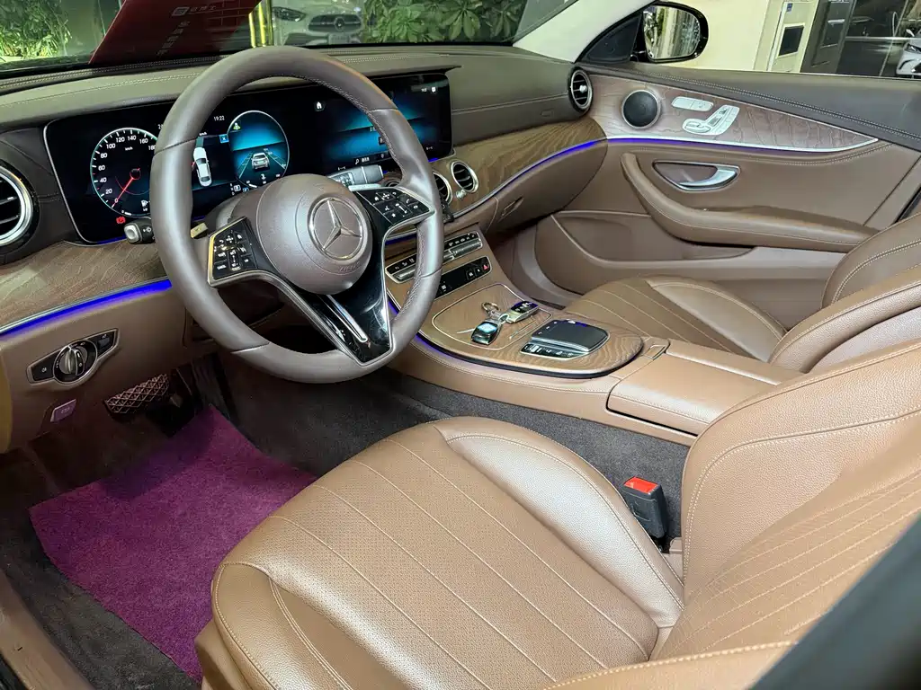 Mercedes-Benz E-Class — миниатюра 8