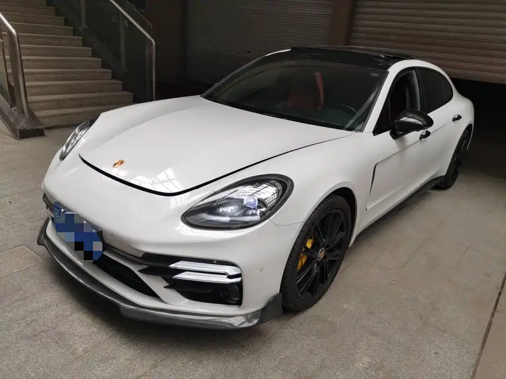 Porsche Panamera 2021