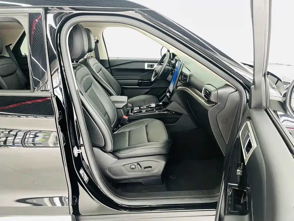 Ford Explorer — миниатюра 12