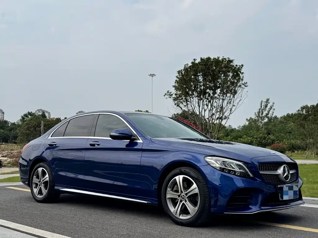 Mercedes-Benz C-Class — миниатюра 11
