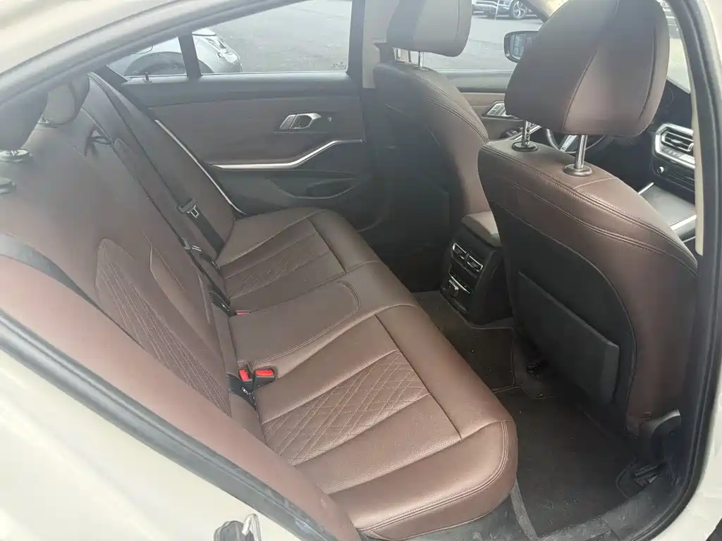 BMW 3 Series — миниатюра 13