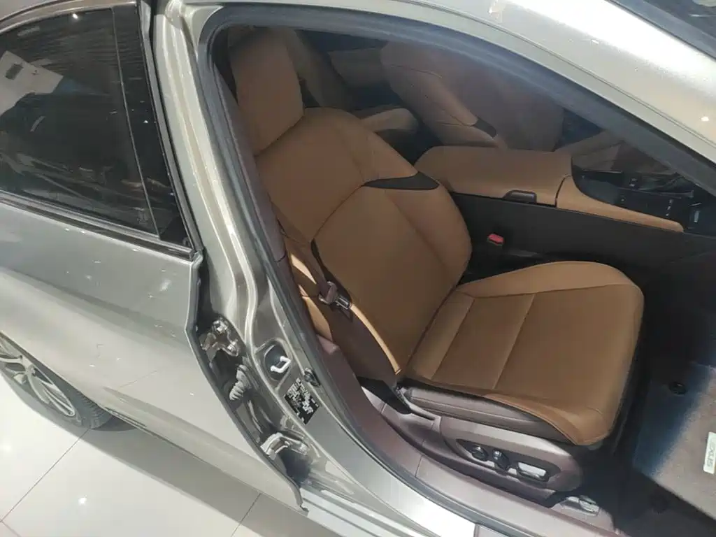 Lexus ES — миниатюра 25
