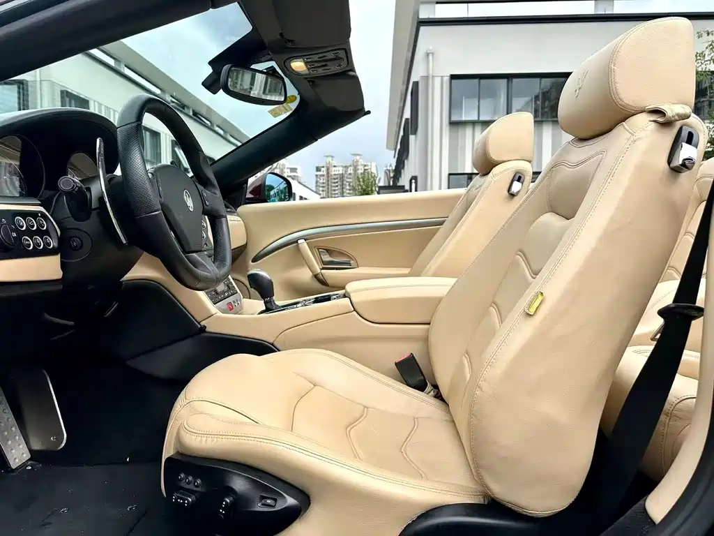 Maserati GranCabrio — миниатюра 4