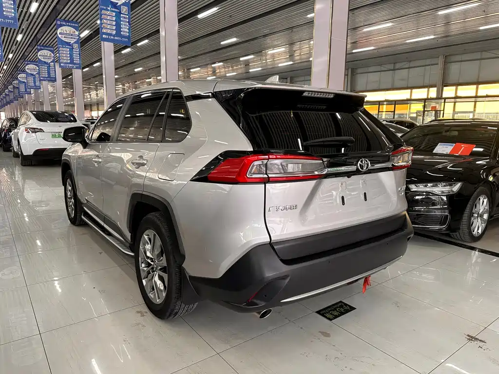 Toyota Wildlander — миниатюра 4