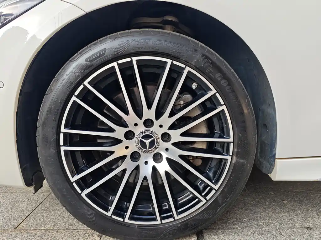 Mercedes-Benz C-Class — миниатюра 10