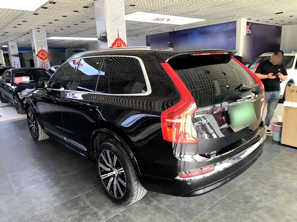 Volvo XC90 2024 B5 Luxury 7 мест