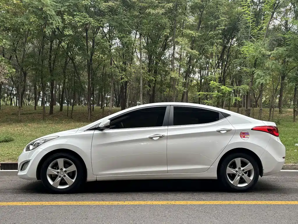 Hyundai Elantra Langdong — миниатюра 3