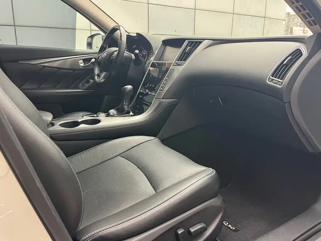 INFINITI Q50L