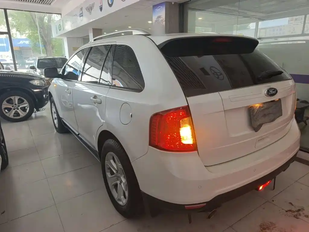 Ford Edge (Import) — миниатюра 5