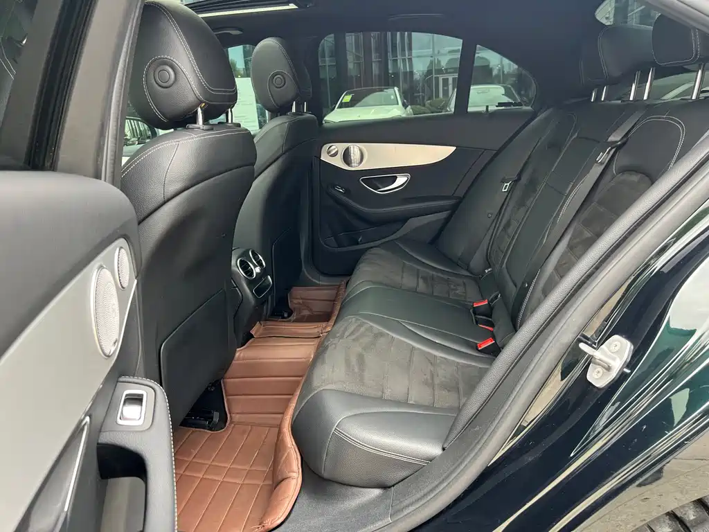 Mercedes-Benz C-Class — миниатюра 9
