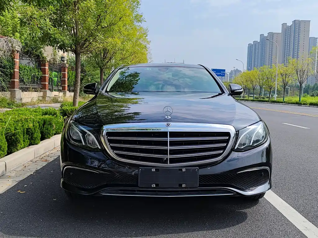 Mercedes-Benz E-Class — миниатюра 17