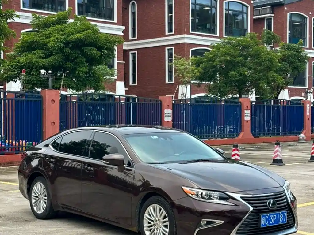 Lexus ES — миниатюра 3