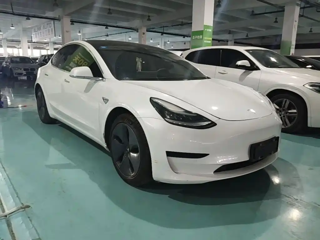 Tesla Model 3 — миниатюра 4
