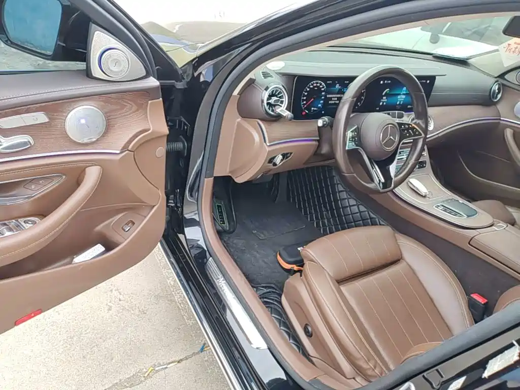 Mercedes-Benz E-Class — миниатюра 16