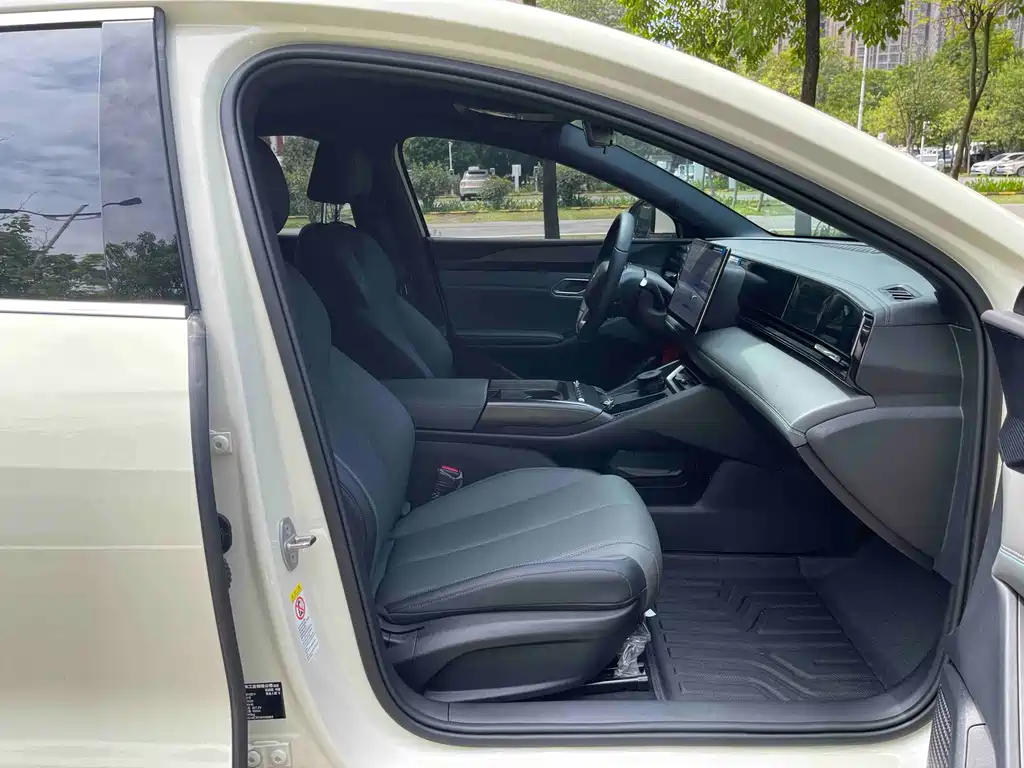 BYD Qin L — миниатюра 10