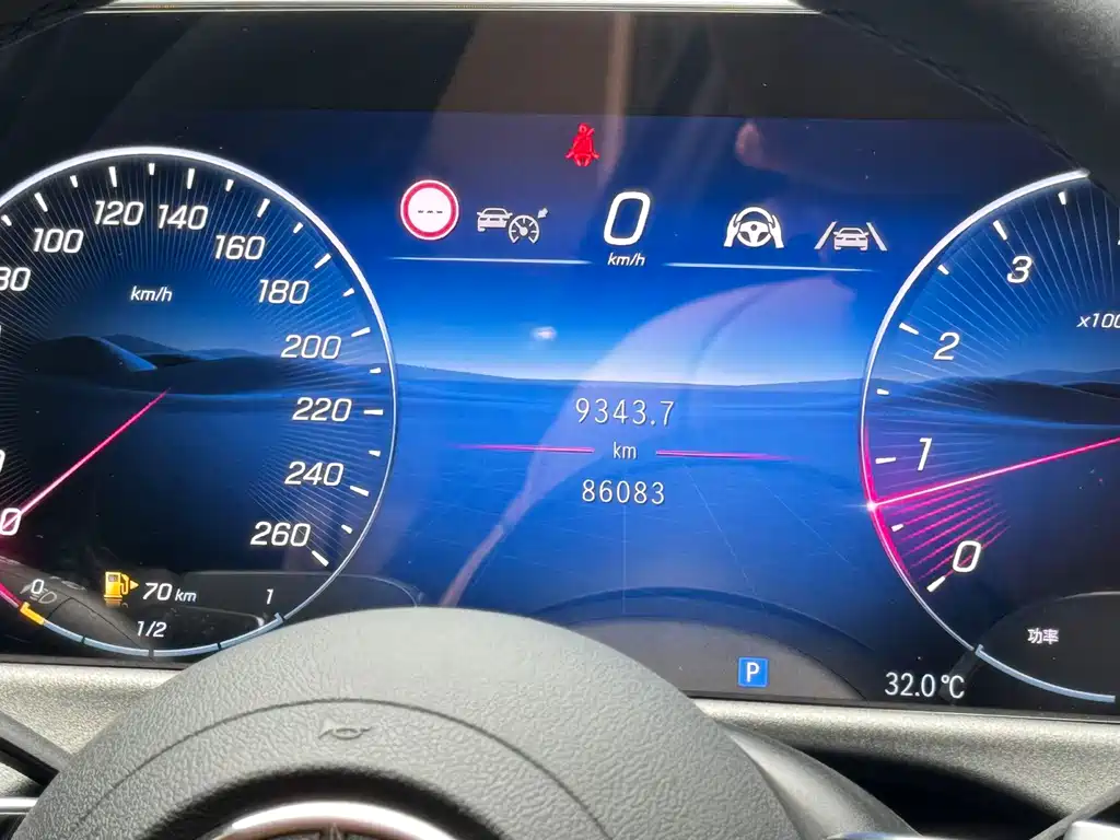 Mercedes-Benz E-Class — миниатюра 7