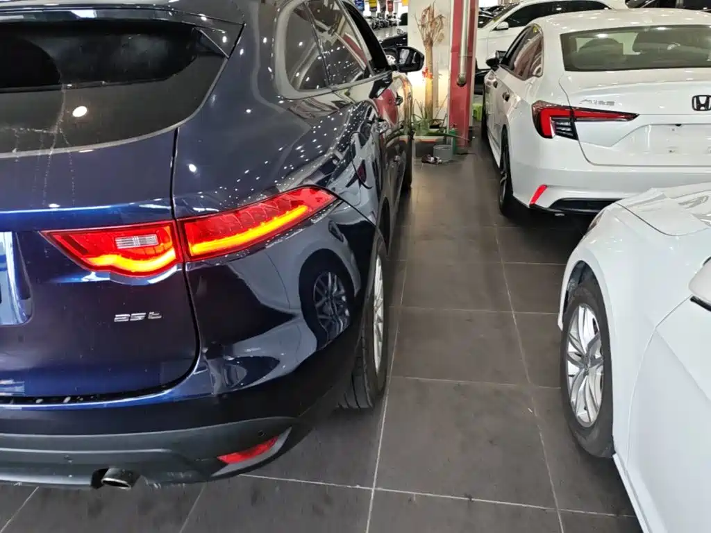 Jaguar F-PACE — миниатюра 8