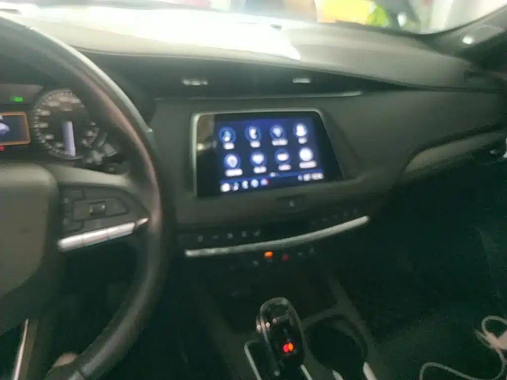 Cadillac XT4 — миниатюра 13
