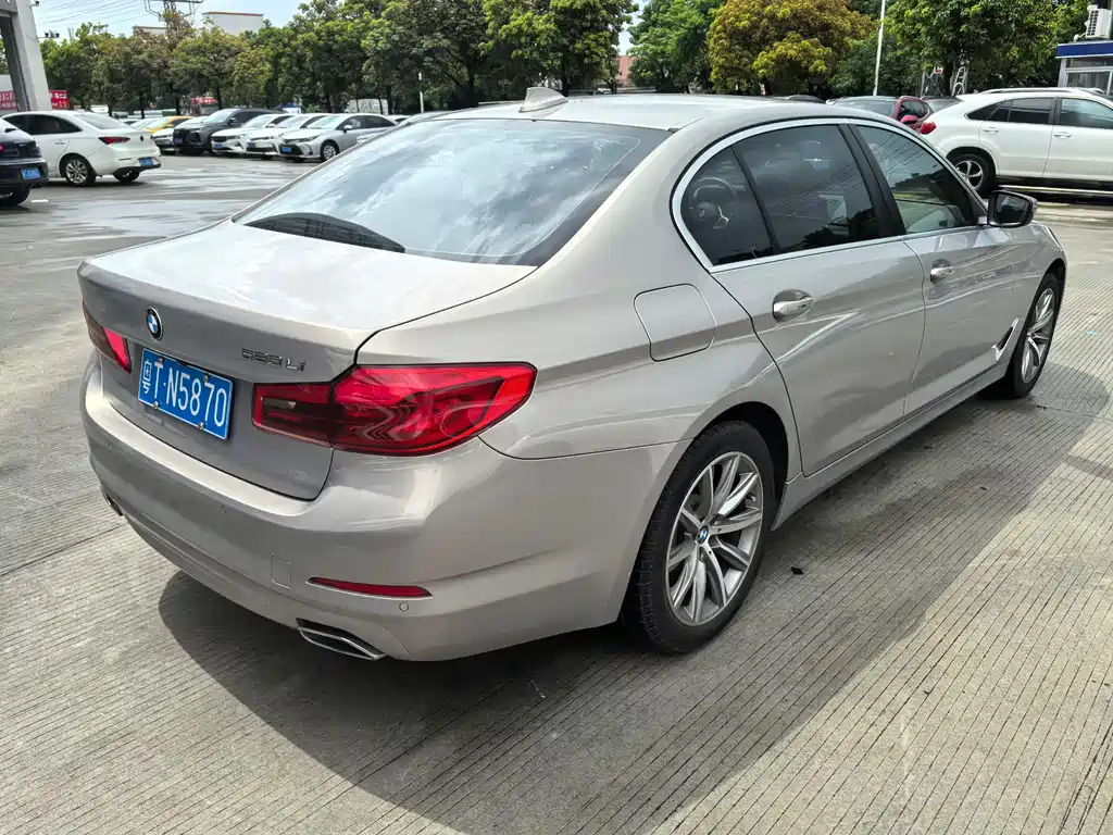 BMW 5 SERIES