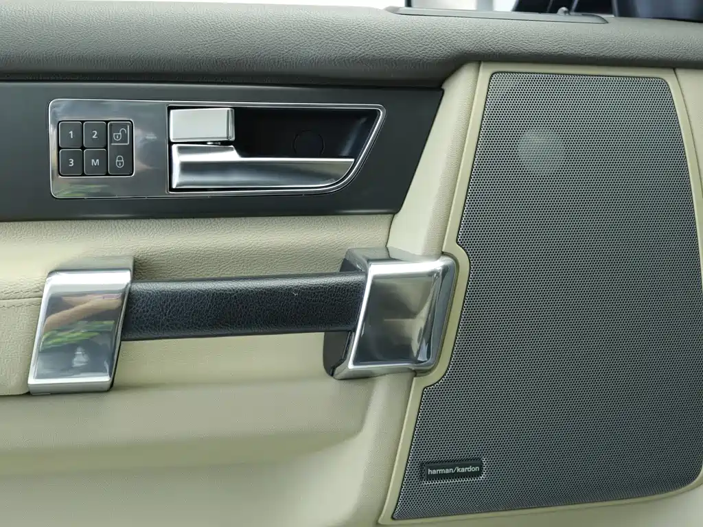 Land Rover Discovery — миниатюра 5