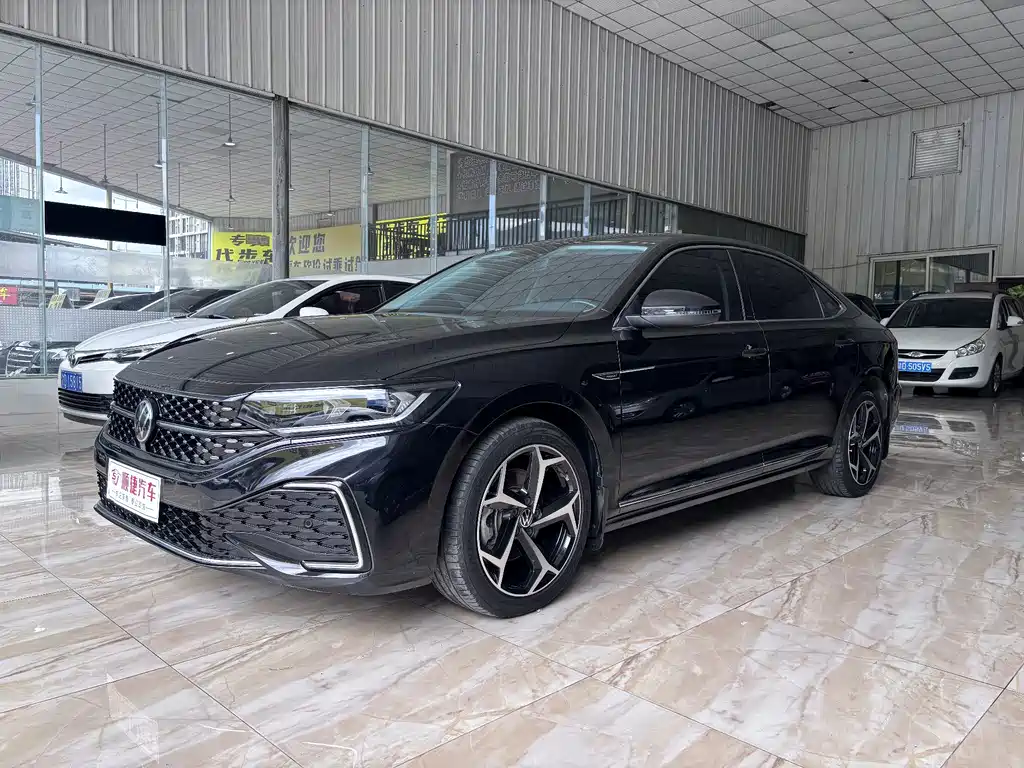 2023 Volkswagen Passat - zdjęcie 1 z 19