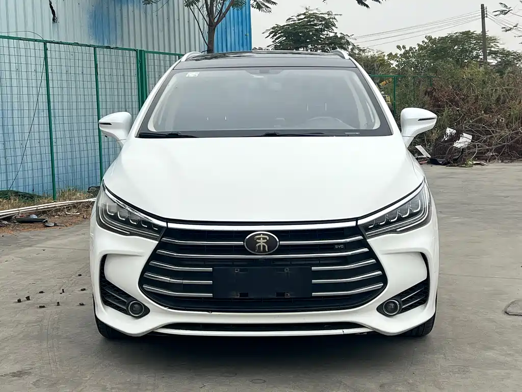 BYD SONG MAX