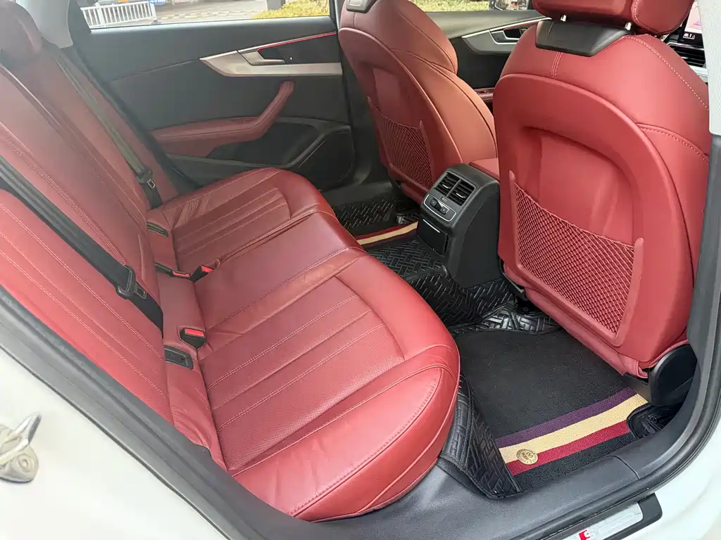 Audi A4L 2022 40 TFSI Luxury