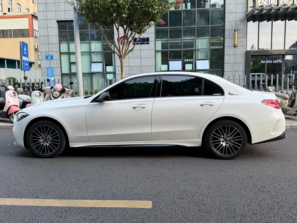 Mercedes-Benz C-Class — миниатюра 3