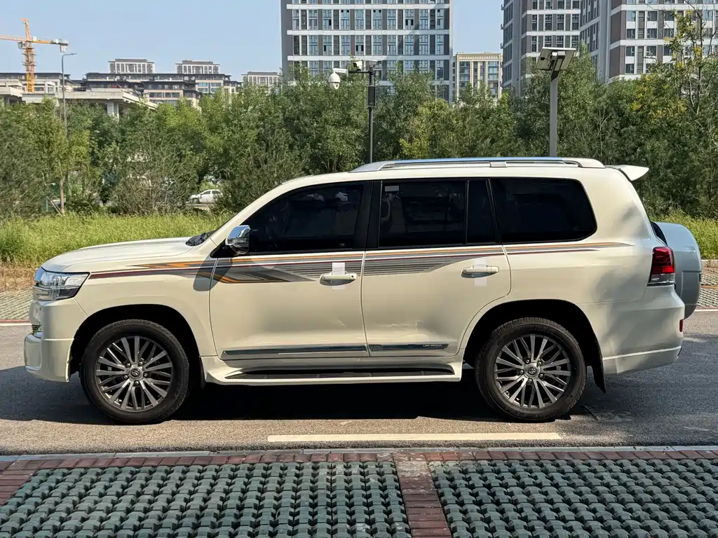 Toyota Land Cruiser — миниатюра 3