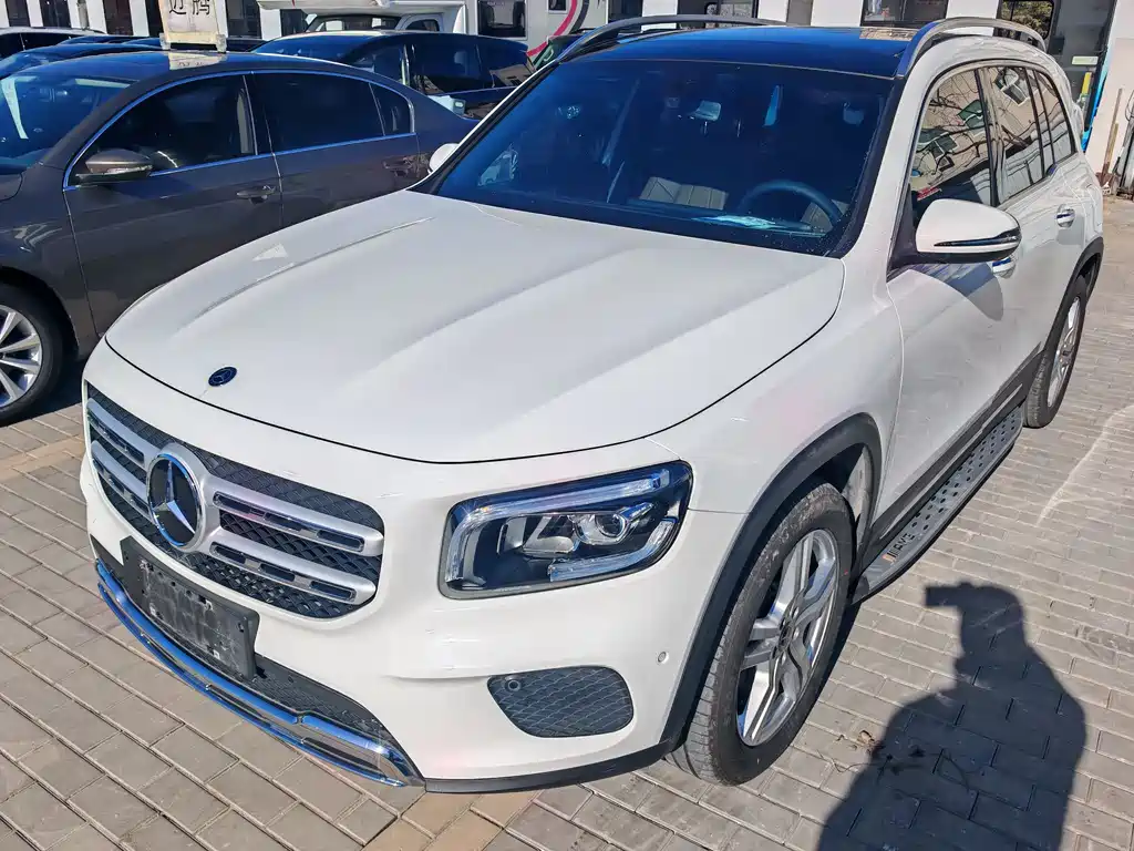 MERCEDES BENZ GLB