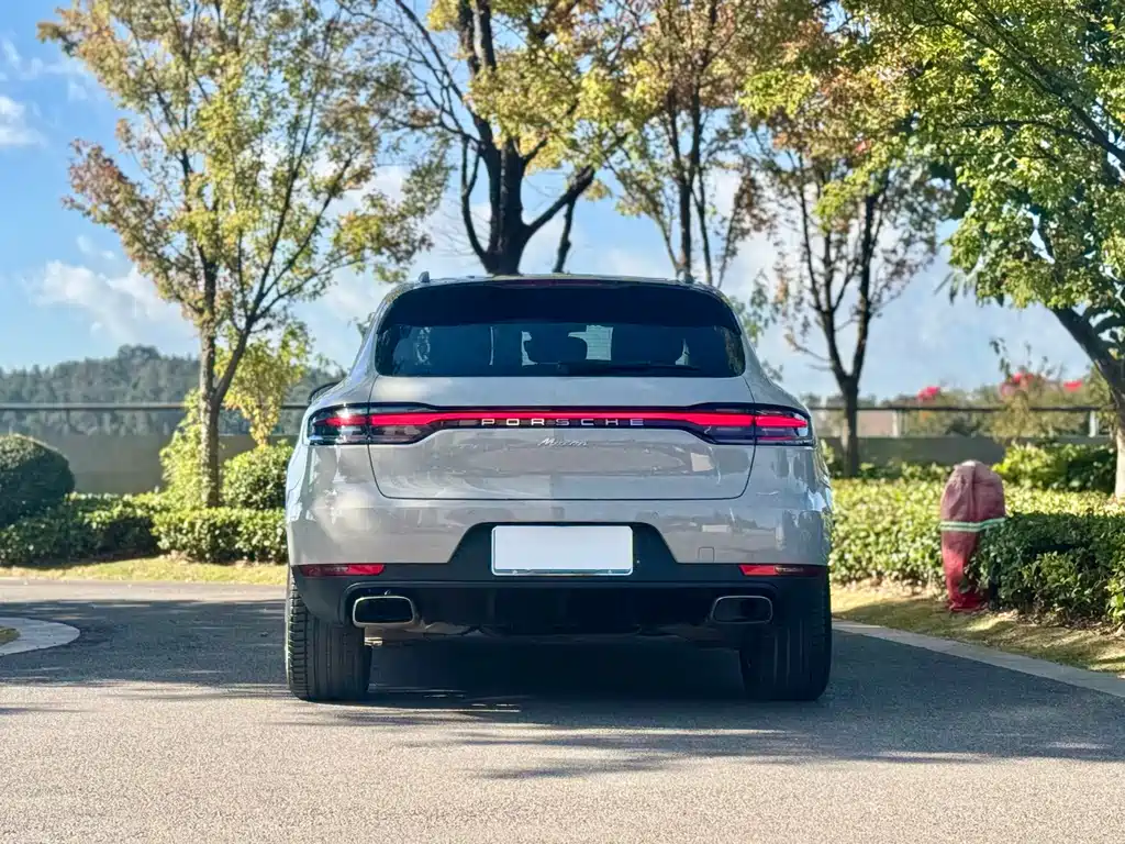 Porsche Macan — миниатюра 8
