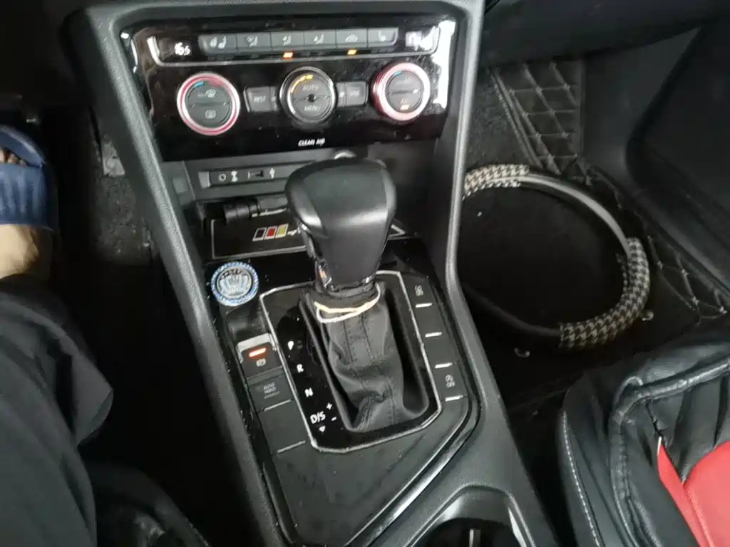 Volkswagen Tiguan L — миниатюра 14