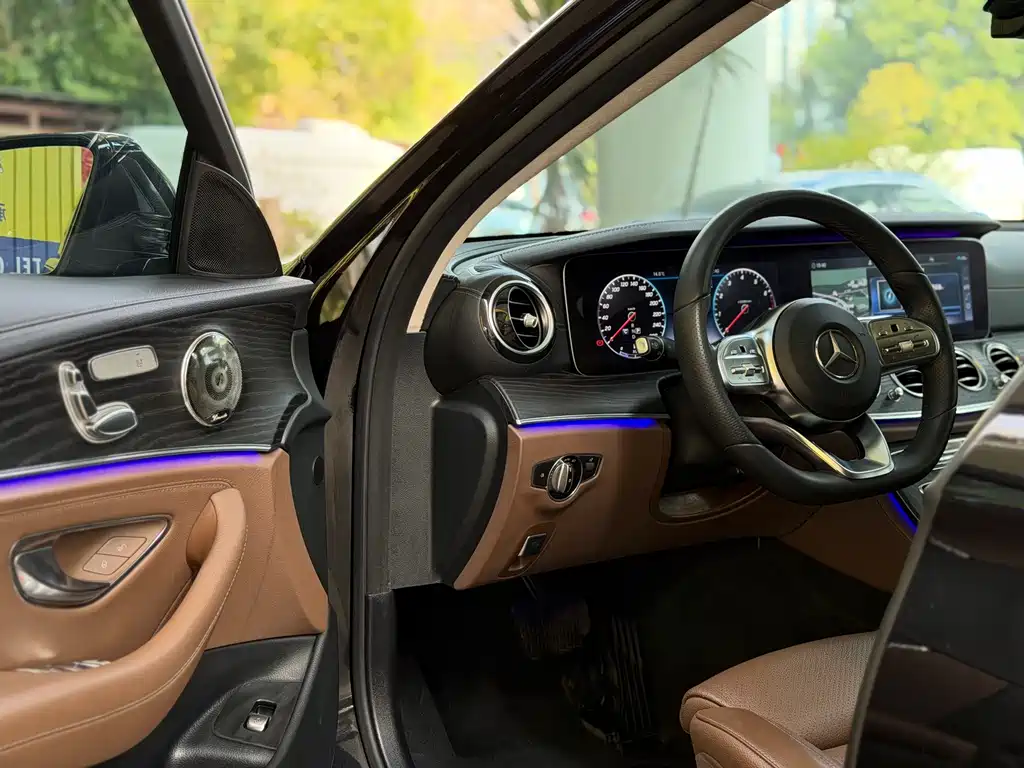 MERCEDES-BENZ E CLASS