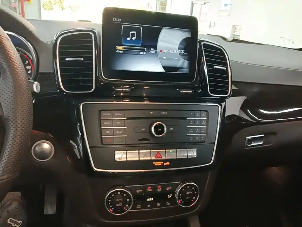 Mercedes-Benz GLS — миниатюра 13