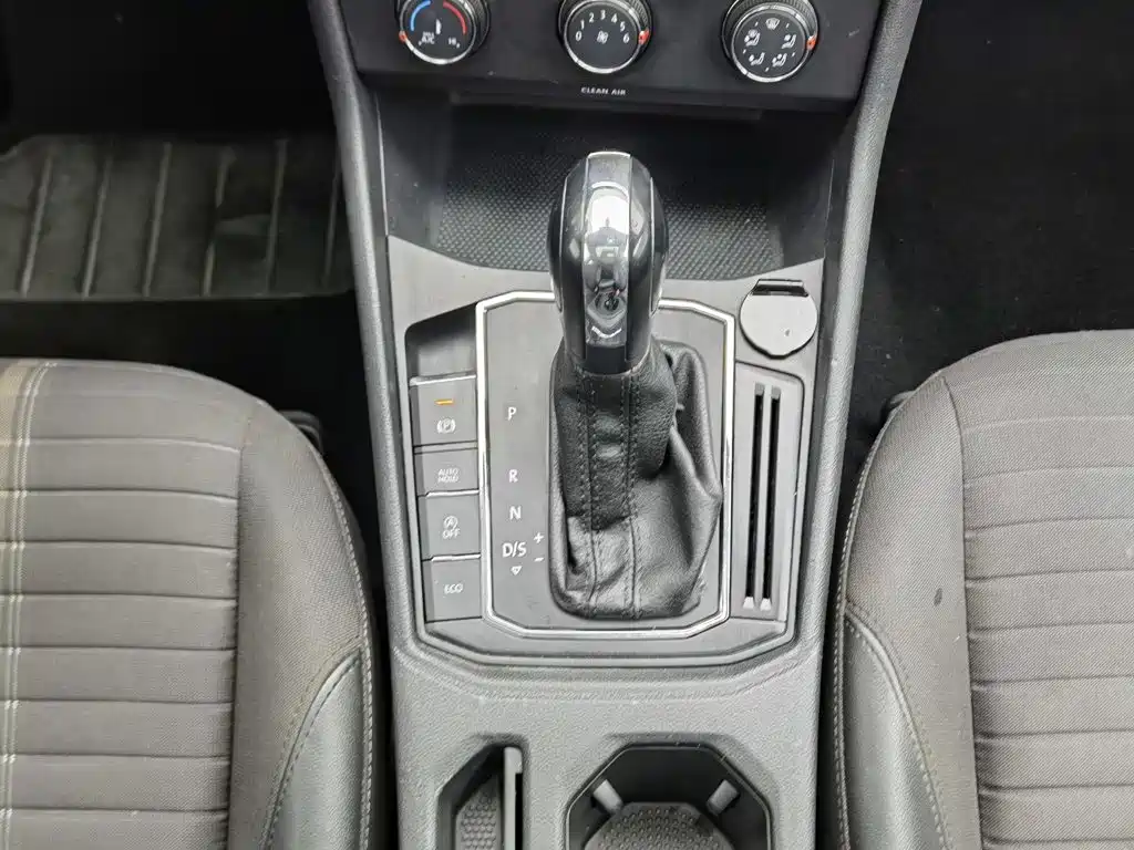 Volkswagen Lavida — миниатюра 13