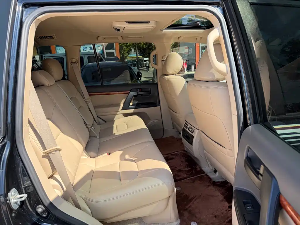 Toyota Land Cruiser — миниатюра 13