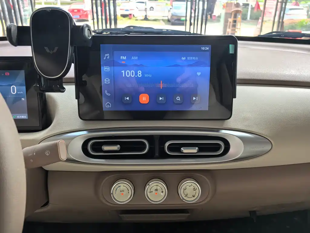 Wuling MINIEV — миниатюра 13