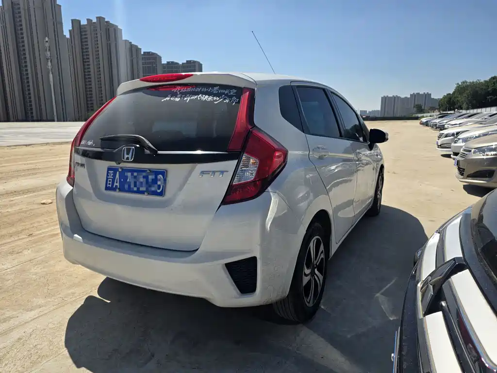 Honda Fit — миниатюра 5