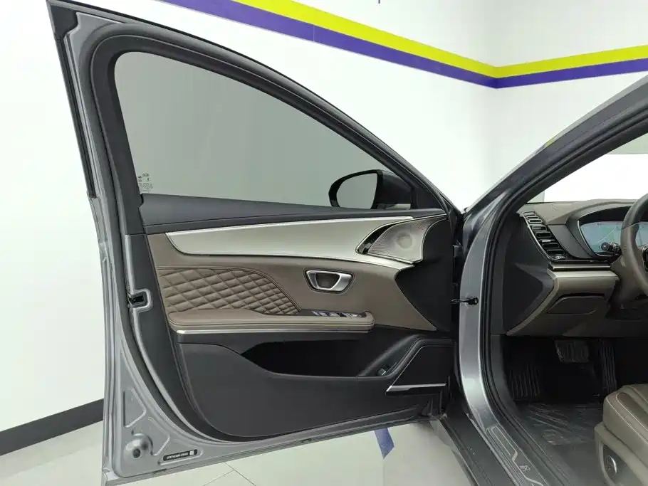 BYD Han — миниатюра 7