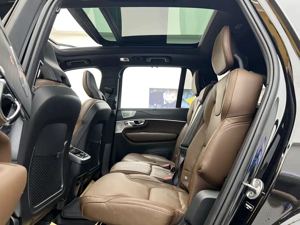 Volvo XC90 2022 B6 Luxury 7 мест