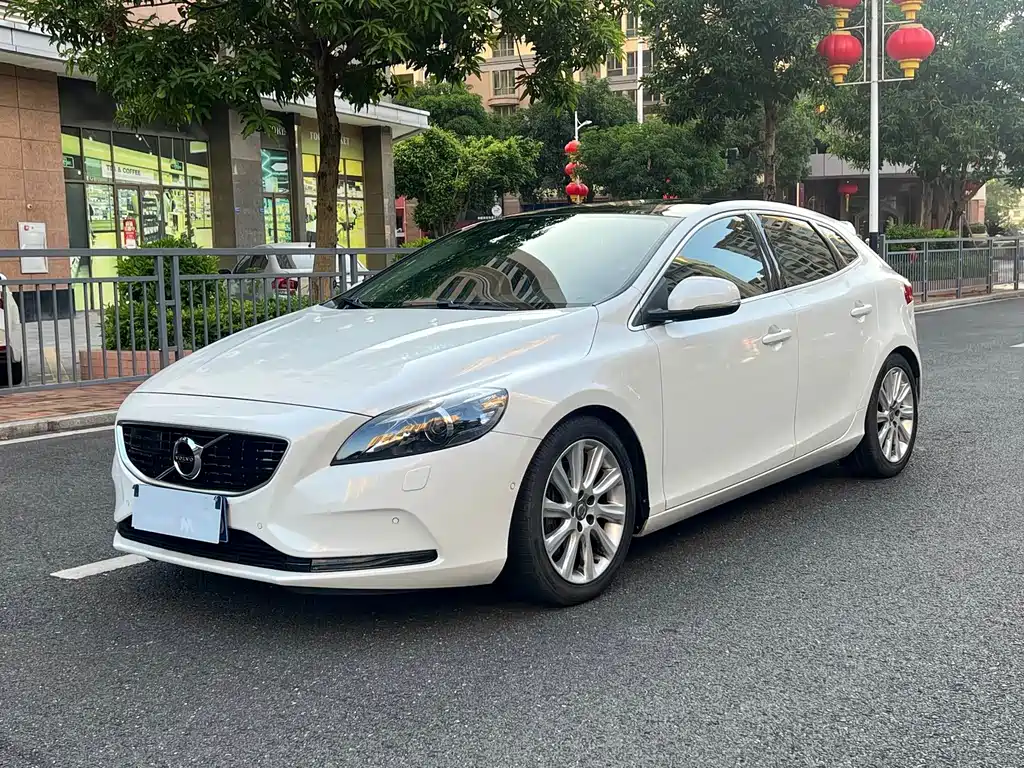 Volvo V40