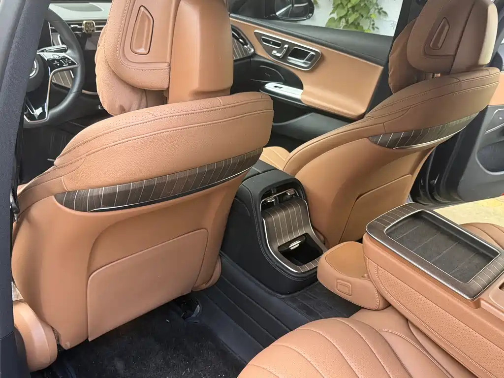 Mercedes-Benz E-Class — миниатюра 7
