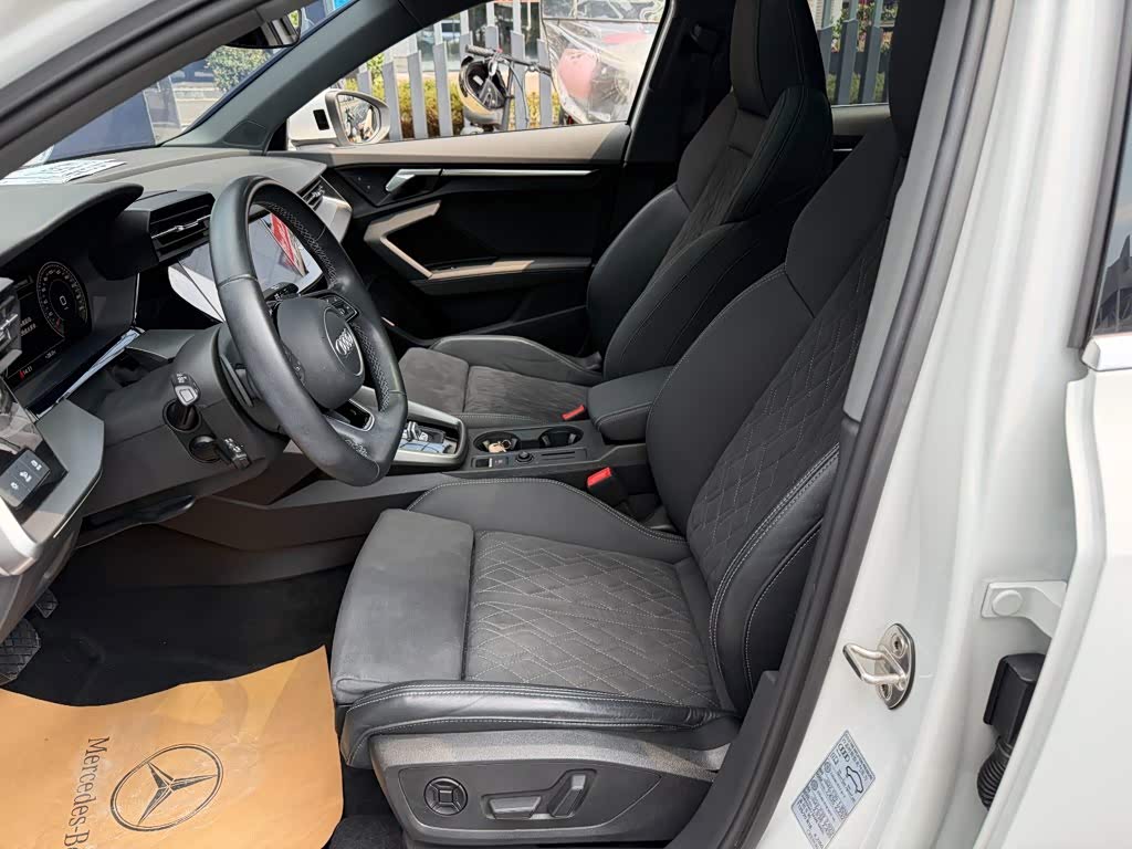Audi A3 1.4 л 2023 г. Белый, пробег 44000 км