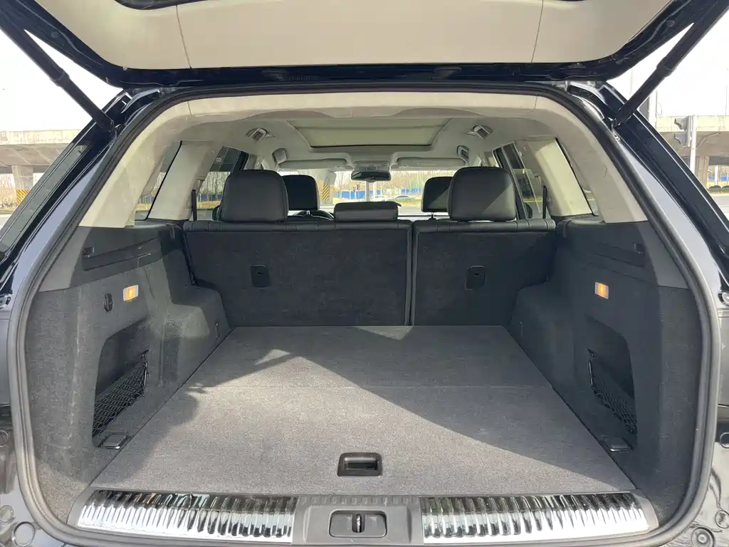 Hongqi HS7 2021 3.0T AT